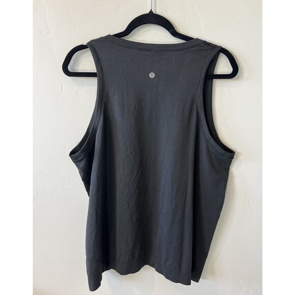 Lululemon Women’s Tank Sweaty Peloton Swiftly Breathe Muscle Shirt Sz M/L - Picture 3 of 5